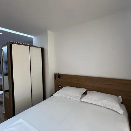 Seaview Downtown Apartment Sarande